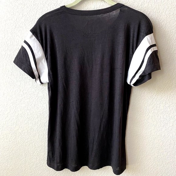 Chaser Short Sleeve Graphic Fight for Love Shirt Size XS H4 - Picture 2 of 4